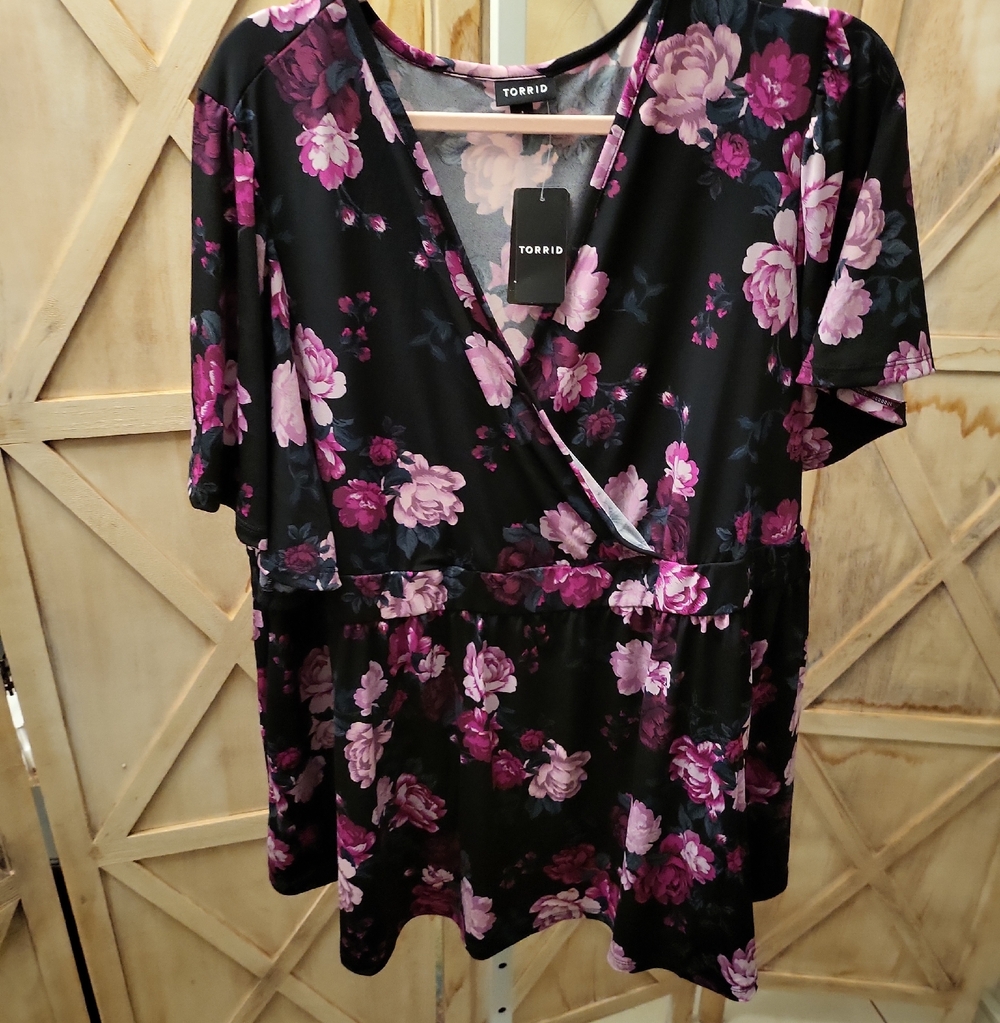 Nwt Torrid 4x flutter sleeve Babydoll